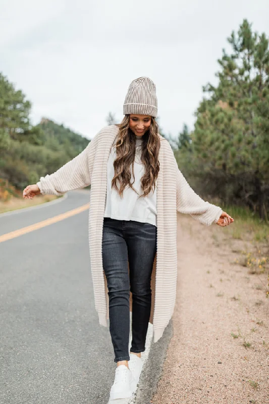 hand knitted women cardigan with artisanal charmMorgann Beige Textured Long Cardigan Emily Fauver X Pink Lily