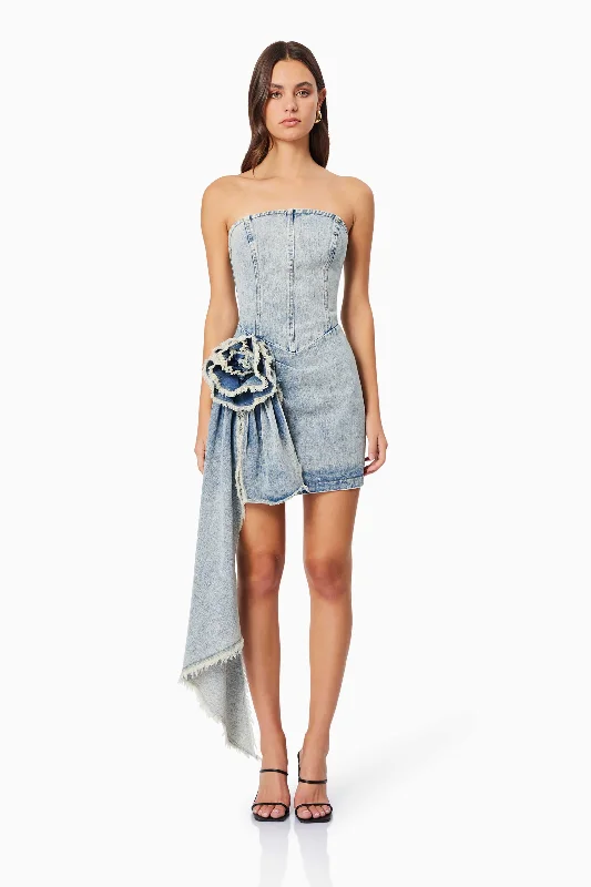 Halter Neck Women Dress to Show Off the Shoulders and NecklineGiselle Denim Mini Dress in Blue