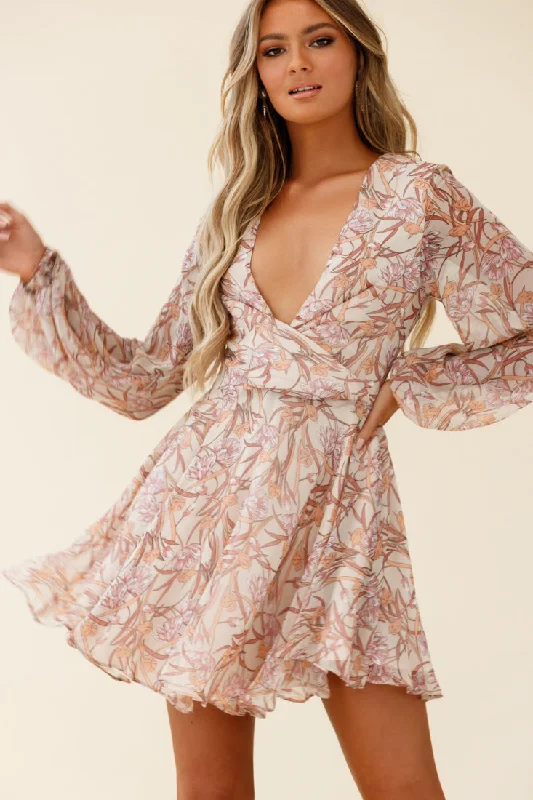 Halter Neck Women Dress to Show Off the Shoulders and NecklineJessinta Long Sleeve Pintuck Waist Dress Floral Print Nude