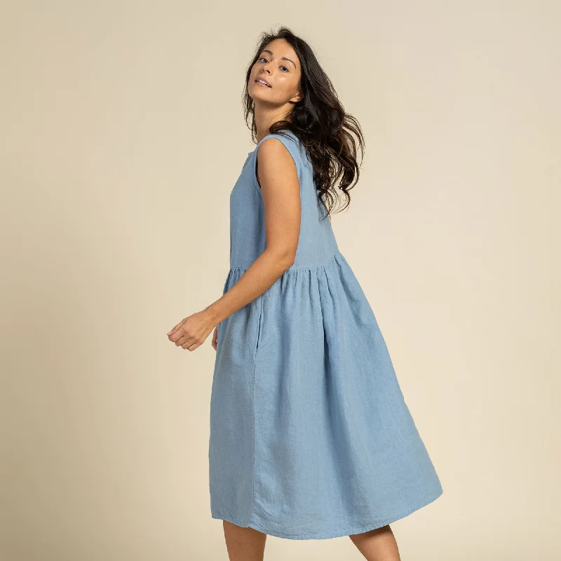 Midi dresses with asymmetric hems for a fashion - forward and dynamic appearanceLinen Smock Dress Maya Cloudy Blue