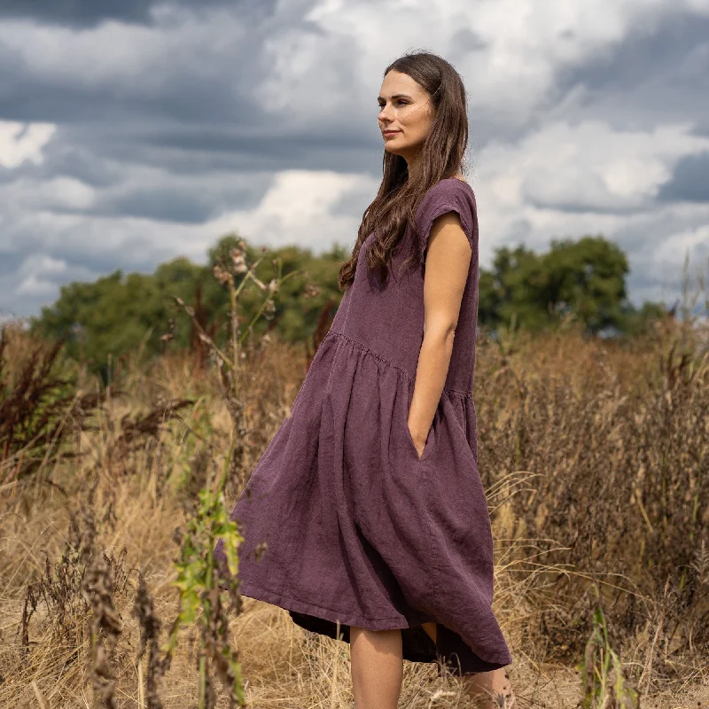 Midi dresses with asymmetric hems for a fashion - forward and dynamic appearanceSmock Dress Cecilia Shadow Purple