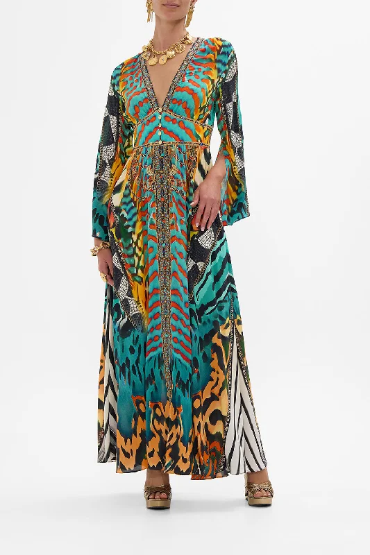 Maxi dresses with pocket details for added functionalityKIMONO SLEEVE DRESS WITH SHIRRING DETAIL DESERT VISIONS