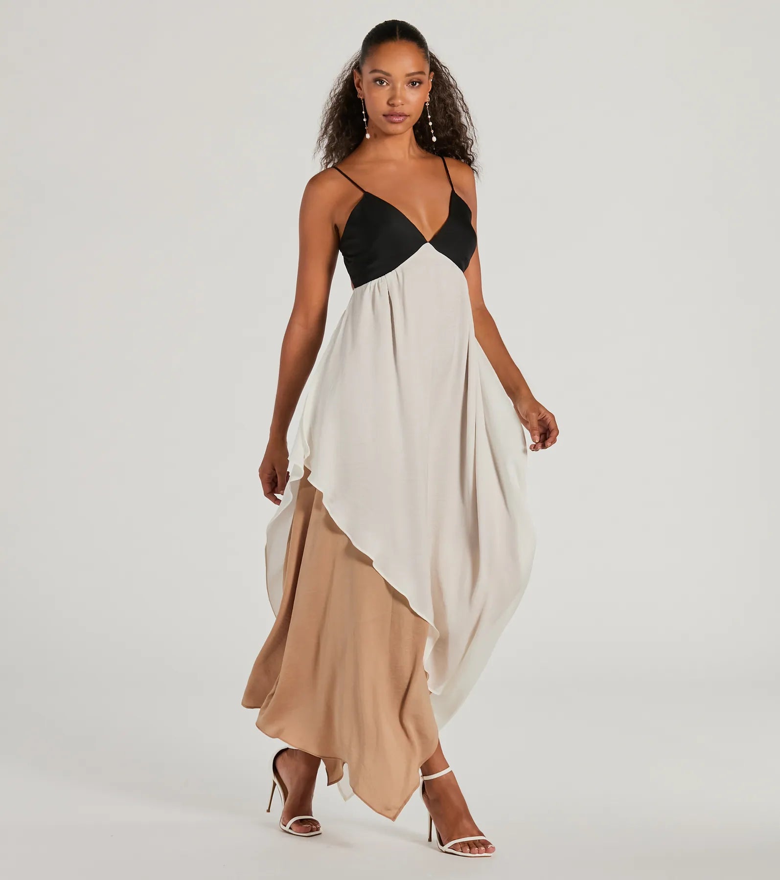 Maxi dresses with a keyhole back for a sexy detailChic Passion V-Neck Color Block Maxi Dress