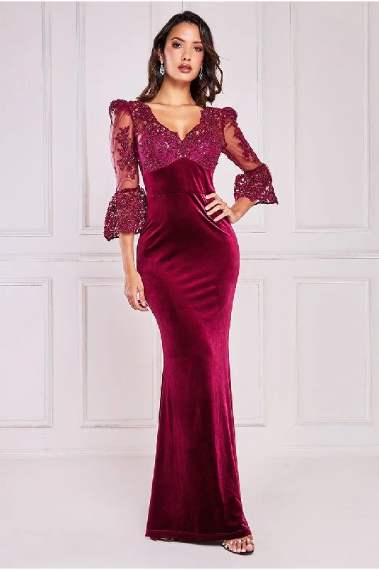 Printed maxi dresses with abstract patterns for an artistic lookGoddiva Scalloped Lace & Velvet Maxi Dress - Burgundy