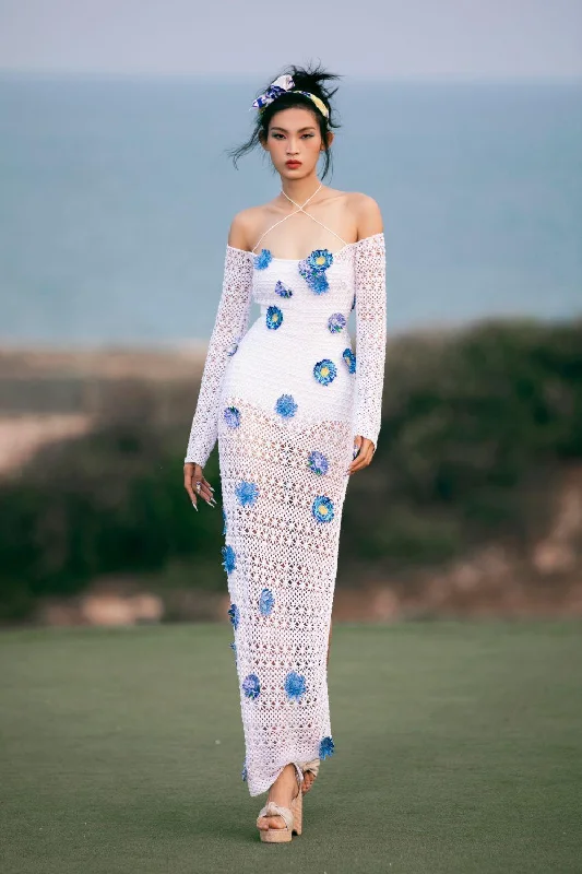 Maxi dresses with ribbed textures for a unique and tactile lookNoa Slit Halter Neck Knitted Fabric Maxi Dress