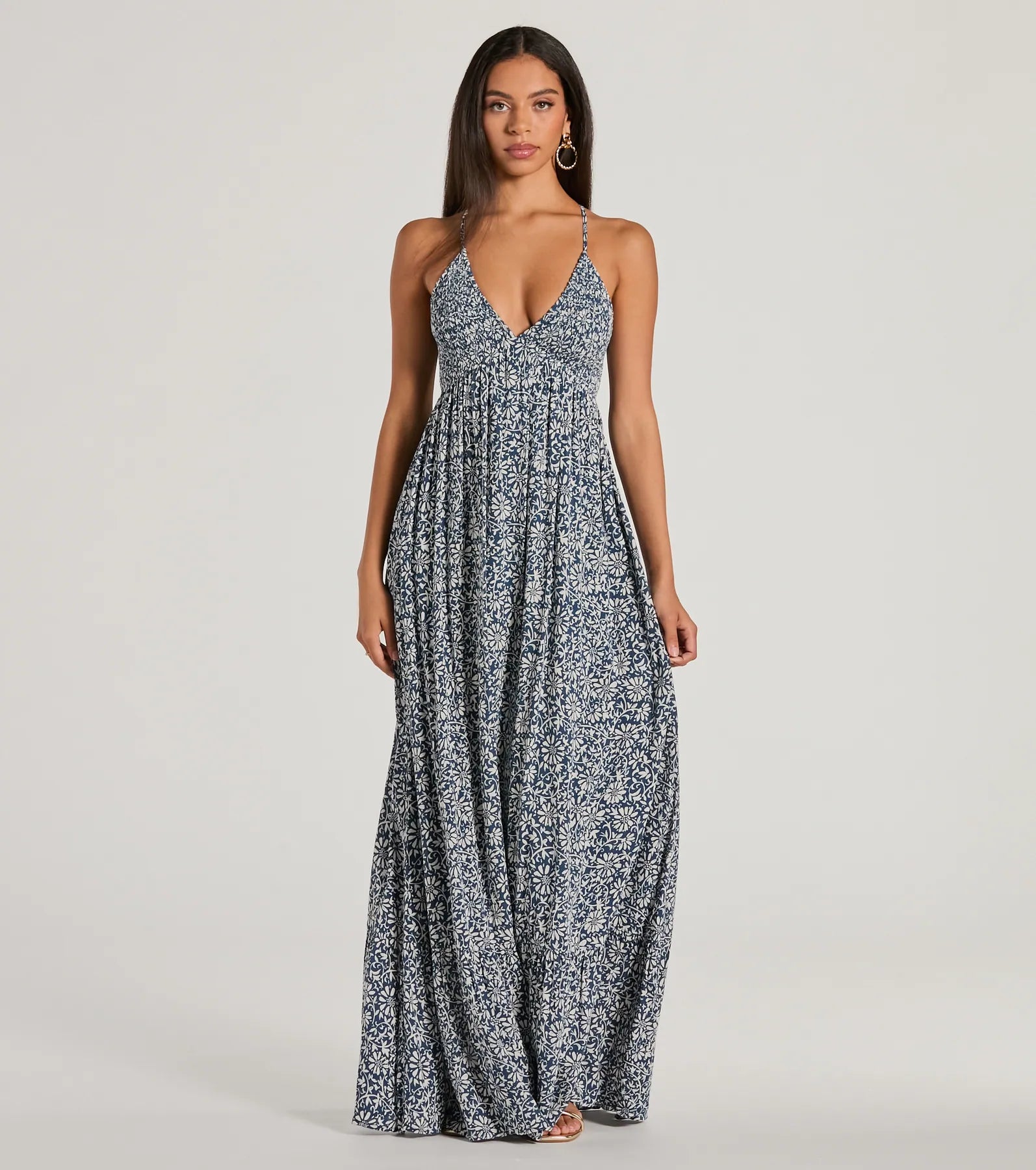 Maxi dresses with off - the - shoulder styles for a romantic and breezy lookStroll The Beach V-Neck Floral Paisley Maxi Dress