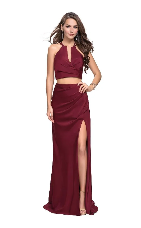 Formal dresses with halter necks and lace - up backs for a stylish promLa Femme 25731 Dress