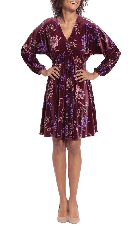 Cocktail dresses with a cut - out detail and a body - con fitLondon Times T6444M - Floral Velvet A-line Short Dress