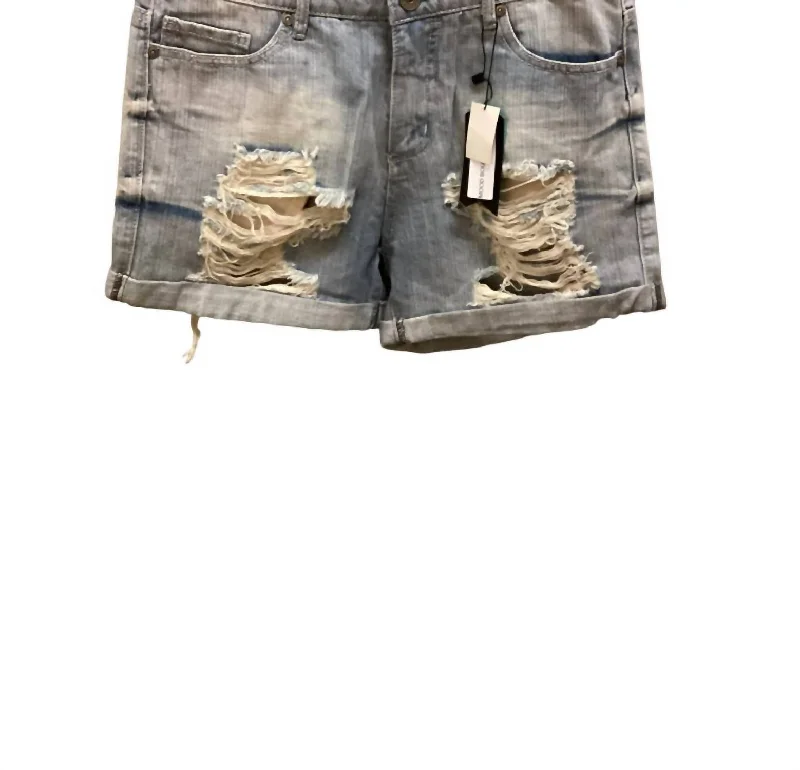 Belted Women Shorts to Enhance the WaistlineWomen's Boyfriend Short In Acid Wash