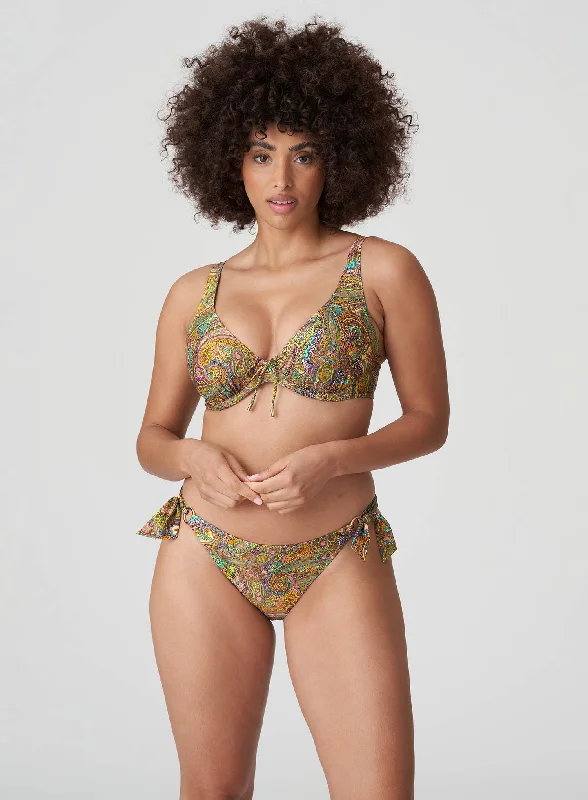 Striped bikini with a classic pattern for a timeless beach aestheticPrimaDonna Swimwear: Sakarun Bikini Brief Sunny Paisley